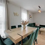 Apart Otel Angielska Grobla - Center, Marina & Parking By Downtown 4*