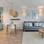 Aparthotel Angielska Grobla - Center, Marina & Parking By Downtown 4*