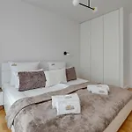 Apart-hotel Angielska Grobla - Center, Marina & Parking By Downtown Gdańsk